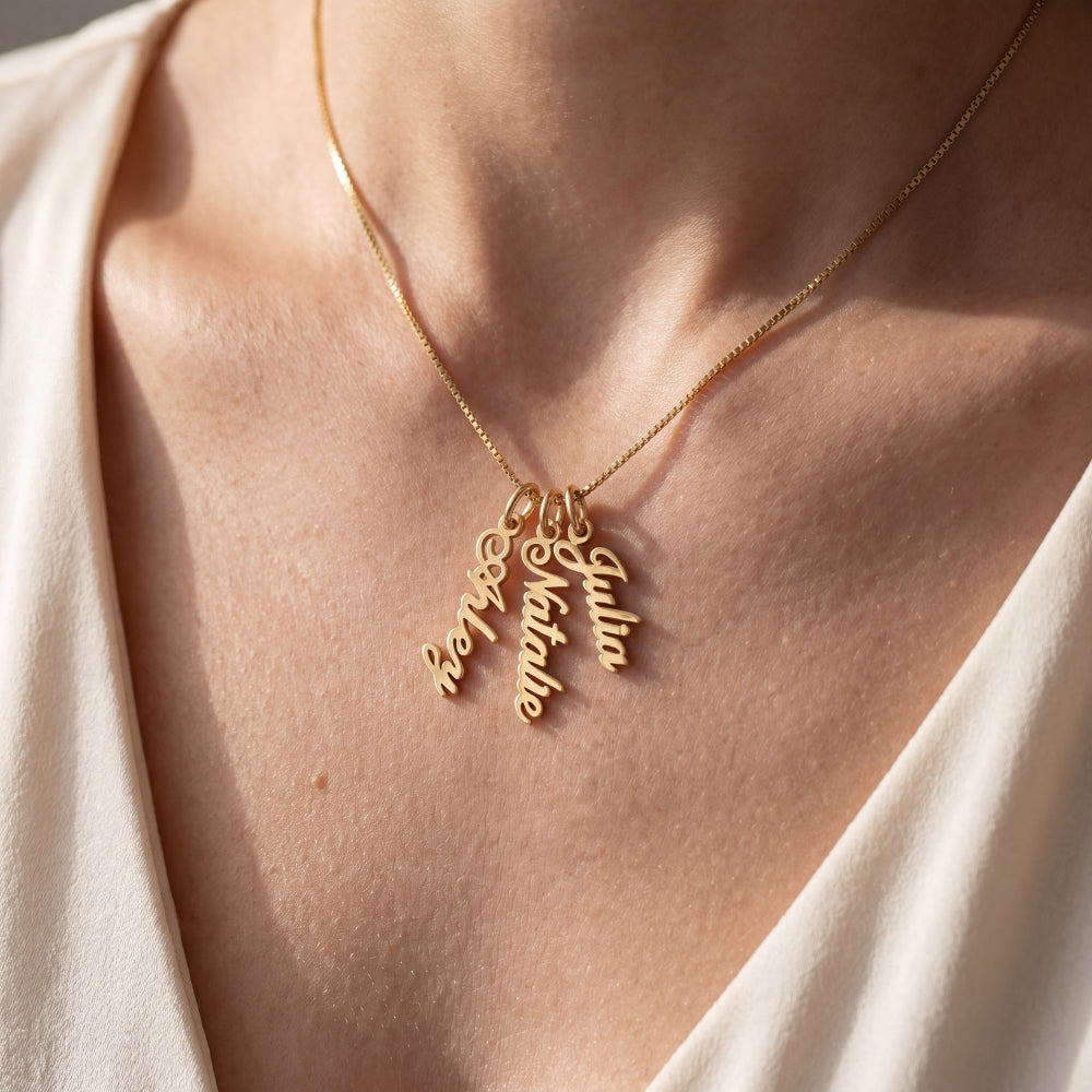 Halsband med Vertikala Namnhänge