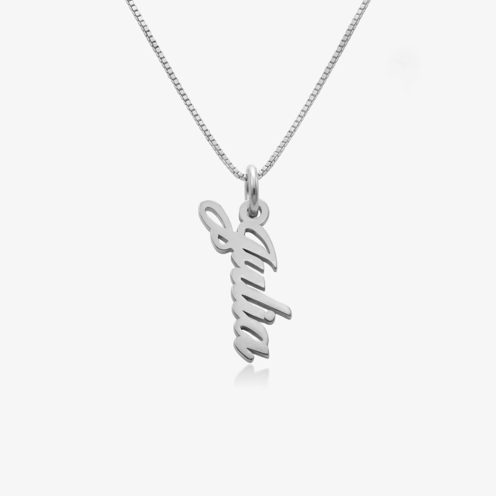 Halsband med Vertikala Namnhänge