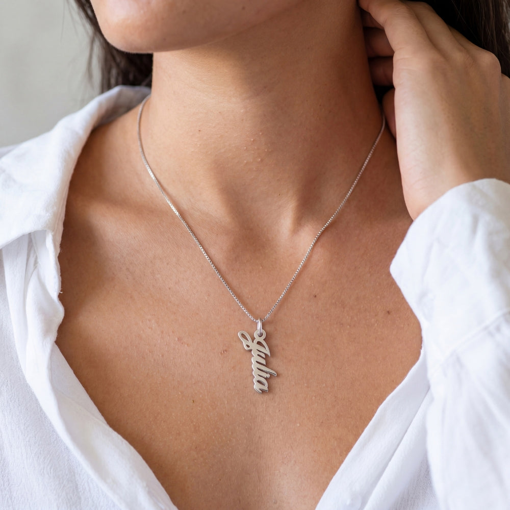Halsband med Vertikala Namnhänge - Claritas Store