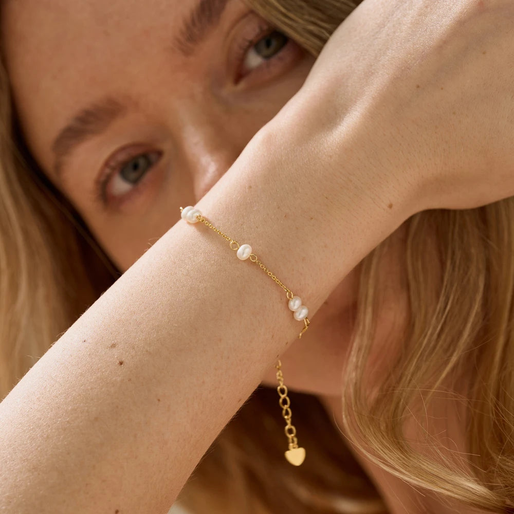 Luna Pearl Bracelet