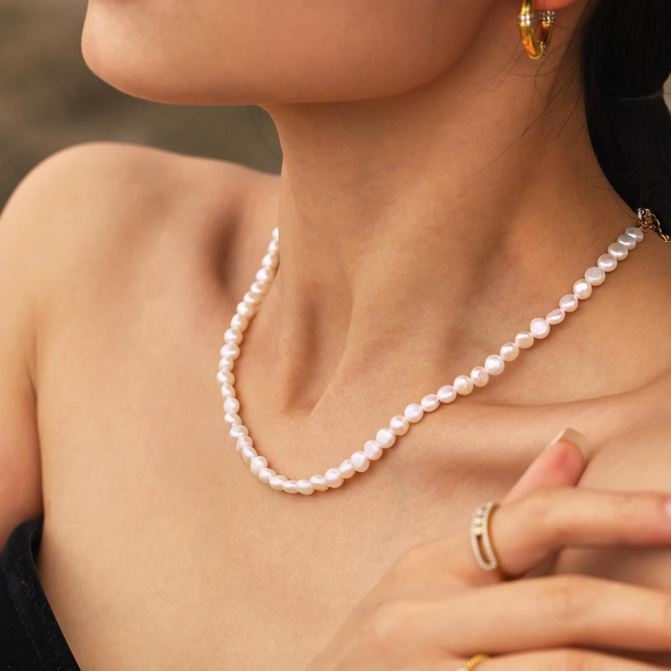 Classic Pearl Necklace